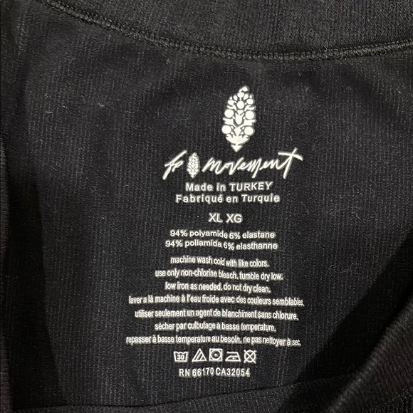 Free people women top size XL
Excellent condition
Great for working out - Picture 4 of 6